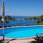 Quinta Golfinho - Casa Nenufar Arco da Calheta (Madeira)